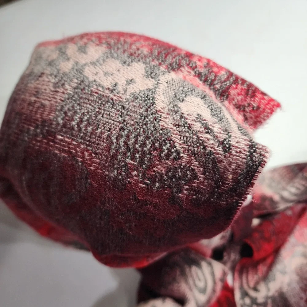 Cejon Scarf Made in Italy Red Grey Paisley Jacquard Fringed Acrylic Wrap
